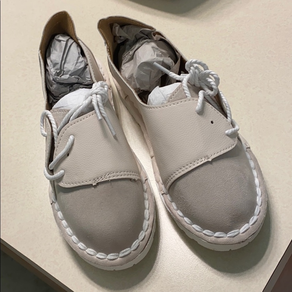Casual shoes